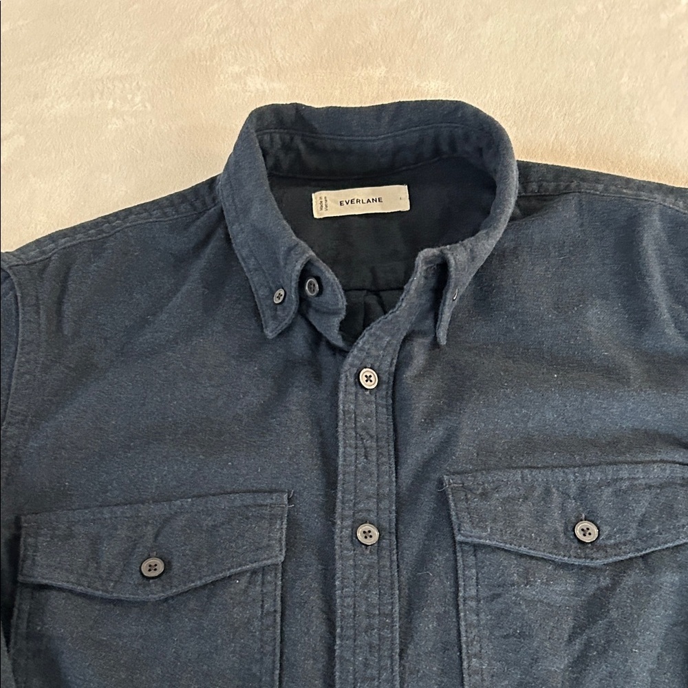 Everlane Navy Heavy Button Down Casual Shirt. Size Large